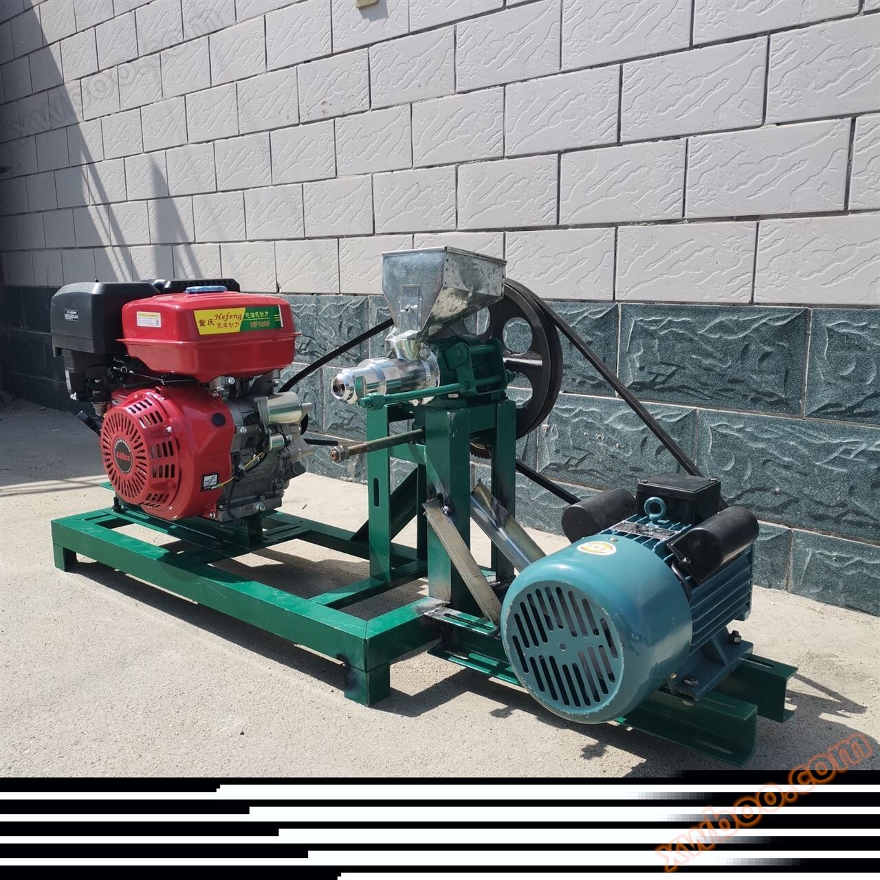 Multi functional corn puffing machine Xinjiaqiang specializes in producing car mounted leisure food puffing machines