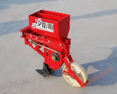 Planting fertilizer and applying precision sowing